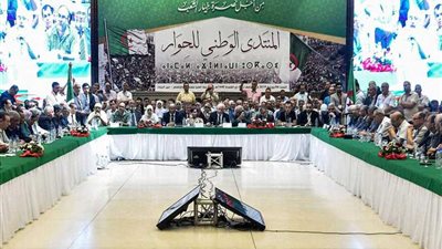 المعارضة الجزائرية تدعو لإجراء انتخابات خلال 6 أشهر