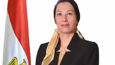 وزيرة البيئة: إجراءات للحد من استخدام الأكياس البلاستيكية