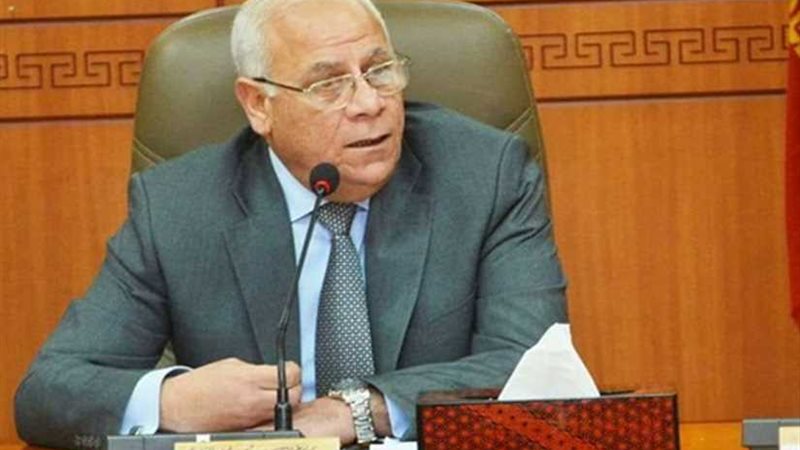 محافظ بورسعيد يناقش