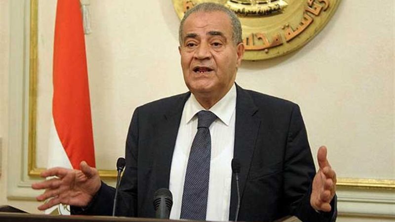 الحكومة توقع 8 عقود