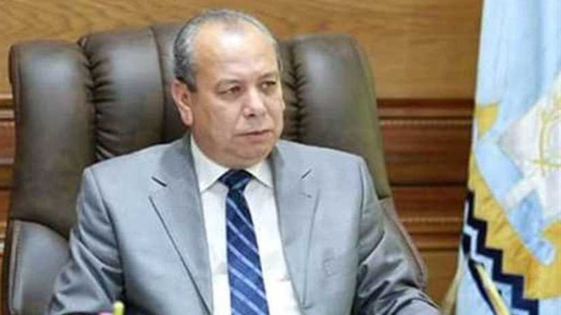 محافظ كفرالشيخ يسلم