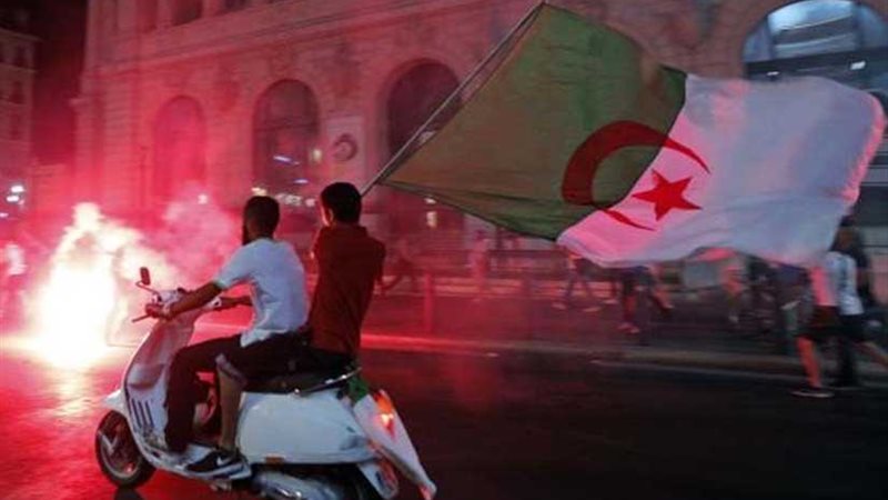 احتفالات عارمة في