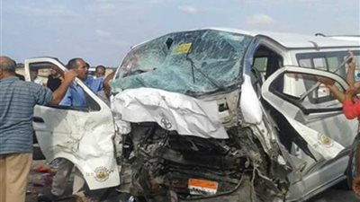 إصابة 18 إثر انقلاب سيارة بمحور الضبعة بالبحيرة