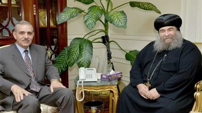 محافظ أسيوط يبحث والأنبا 