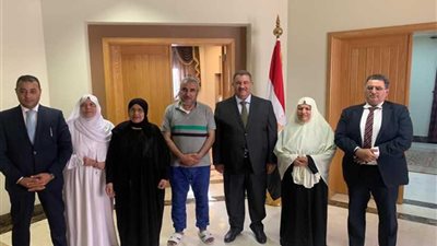 القنصلية المصرية بجدة تنجح في إطلاق سراح 4 معتمرين اتهموا بحيازة 