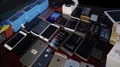 القبض على تشكيل عصابي لسرقة الهواتف المحمولة ببنها