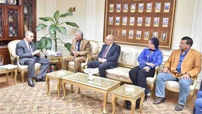 محافظ أسيوط يلتقي رئيس هيئة تنمية الصعيد ويعلن دراسة إقامة مشروعات تنموية زراعية وصناعية