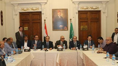 أبو شقة محذرا: 