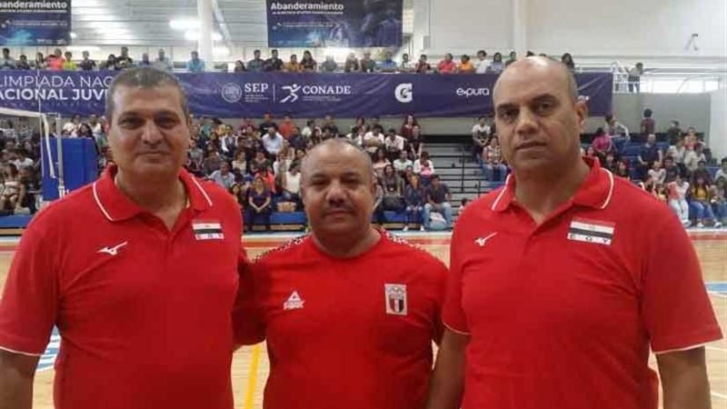 شابات الطائرة يواجهن