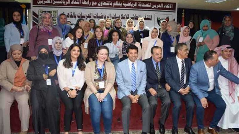 وزير الرياضة يفتتح