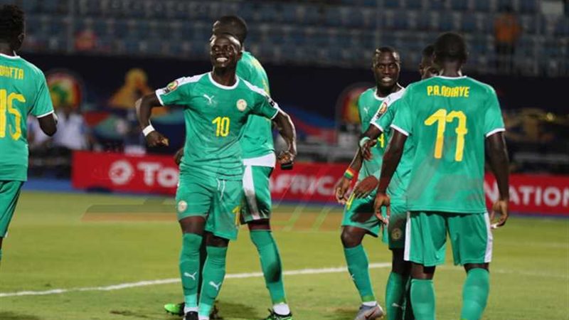 السنغال يلحق الهزيمة