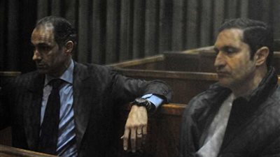 تأجيل أولى جلسات محاكمة علاء وجمال مبارك وآخرين في 