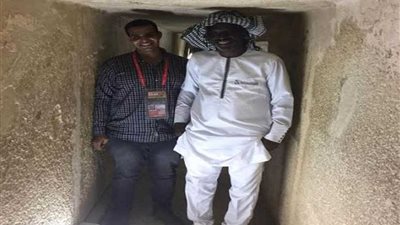 بالصور.. رئيس بعثة بنين يزور الأهرامات