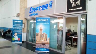 أول أفواج الحجيج يغادر الأربعاء.. مصر للطيران تجهز الخيام لراحة المسافرين