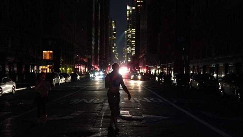 قلب نيويورك يغرق