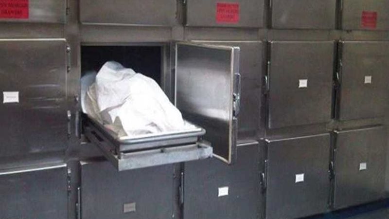 انتحار عامل من أعلى