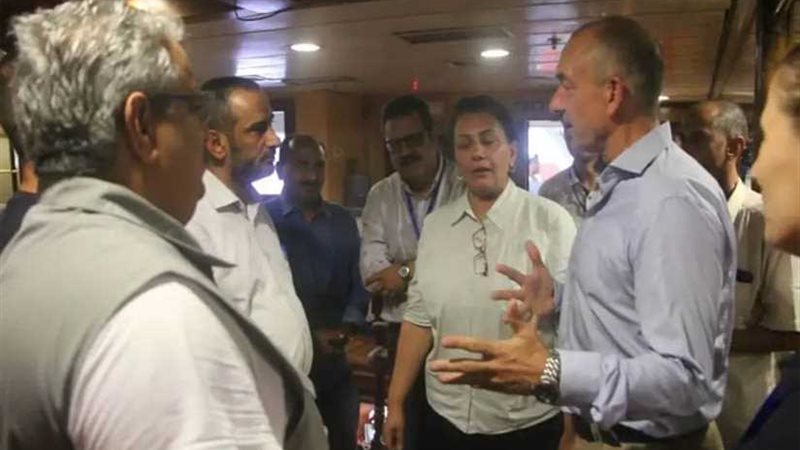 العربية: بدء اجتماع