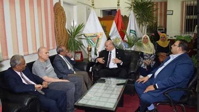 لجنة وزارية تتفقد مركز التنمية الشبابية بجامعة بنها