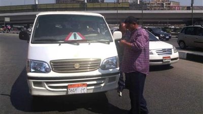 ضبط 43 سيارة مخالفة للأجرة اليوم بالقاهرة