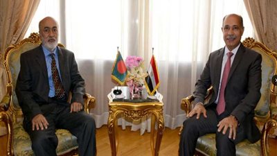وزير الطيران المدني يلتقي سفير دولة بنجلاديش