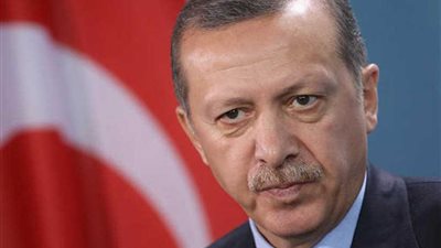 شاهد.. روايتان مختلفتان لأردوغان عن الانقلاب!