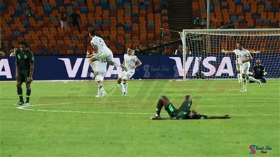 شاهد.. ليلة كرنفالية تجمع الفرحة والأسى بنصف نهائي 