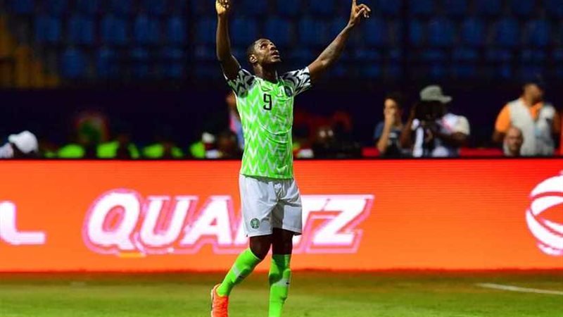 النيجيري إيجالو يتصدر