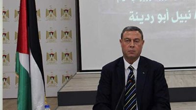 سفير فلسطين بالقاهرة: مصر صمام الأمان وعمود الخيمة العربية