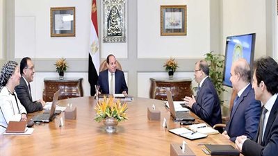 الرئيس السيسى يبحث في اجتماع وزارى مصغر إقامة صناعة وطنية لإدارة المخلفات
