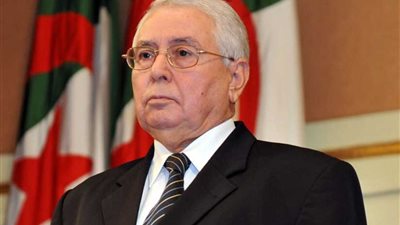 الرئاسة الجزائرية: سفر بن صالح للقاهرة هدفه تحفيز لاعبي المنتخب قبل نهائي إفريقيا