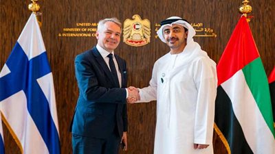 عبدالله بن زايد يستقبل وزير خارجية فنلندا