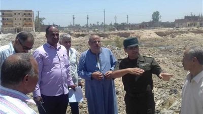 محافظ أسيوط يكلف رؤساء المراكز بمتابعة الأعمال الإنشائية للمدارس الجديدة والتنسيق مع الأبنية التعليمية لإنهائها