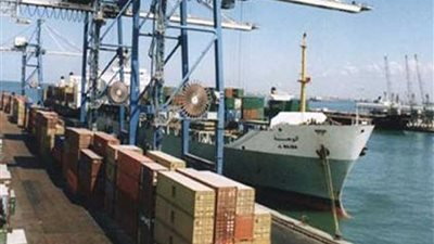 تداول 329 شاحنة بضائع عامة و209 سيارة بموانئ البحر الأحمر‎