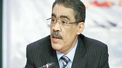 نقيب الصحفيين عقب اجتماعه مع ملاك 