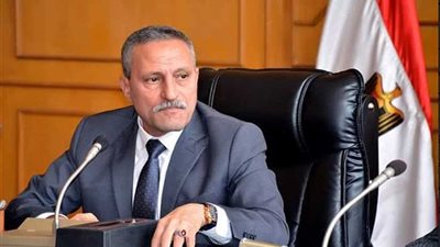 محافظ الإسماعيلية: التفتيش على جميع الشواطئ والأندية والتأكد من توافر الغطاسين ورجال الإنقاذ