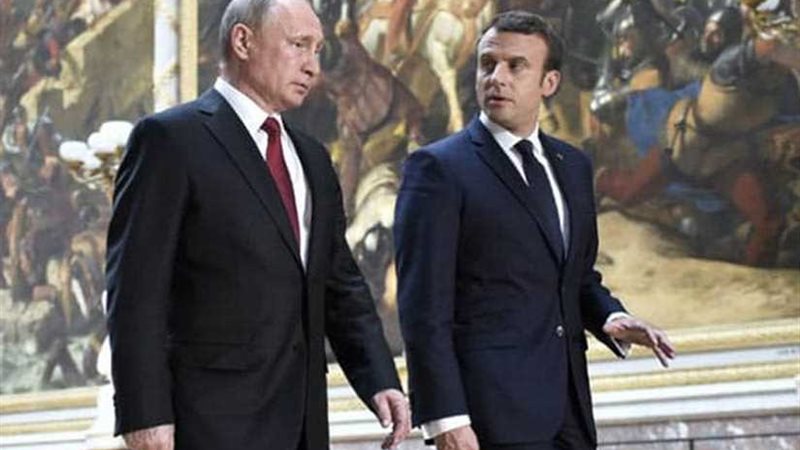 ماكرون يبحث مع بوتين