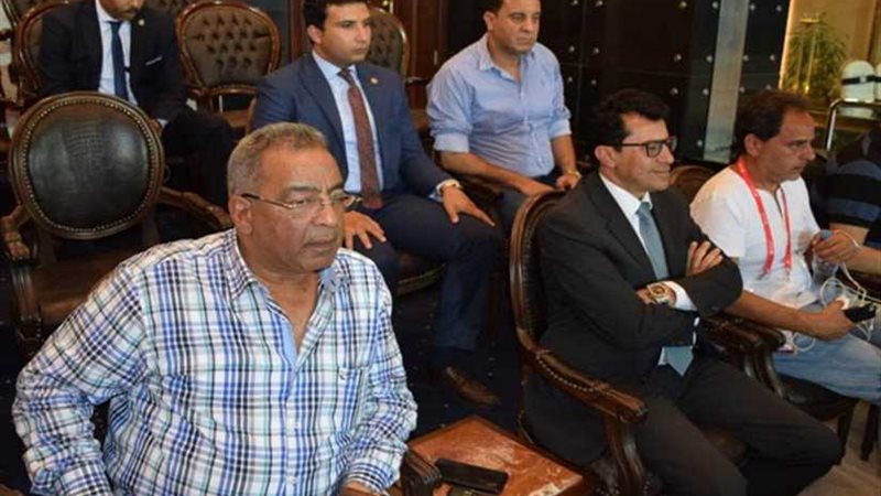 وزير الرياضة يتابع