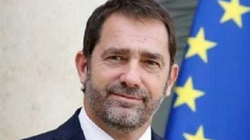 فرنسا تحذر من القيام