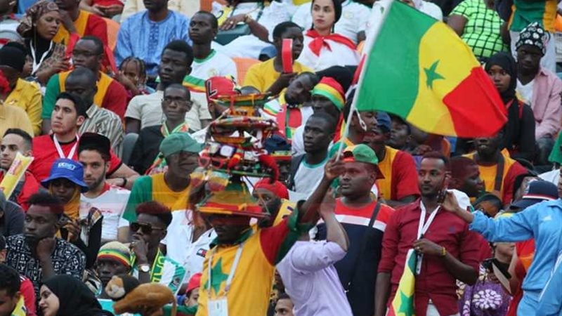 لاعبو السنغال يحيون