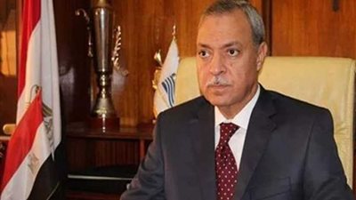 محافظ قنا: إقامة 11 محطة طاقة شمسية على أسطح مباني التربية والتعليم