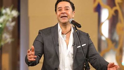 مدحت صالح في حكاية وردية مع جمهور المسرح الروماني بالإسكندرية