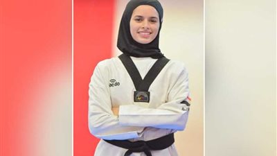 نور حسين بطلة إفريقيا الذهبية في التايكوندو توقع عقد تسويق حتى ٢٠٢٠