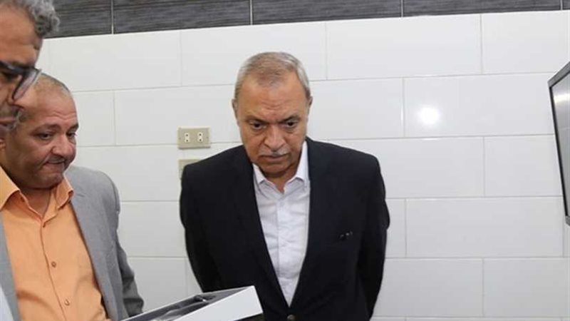 محافظ قنا يتفقد أول