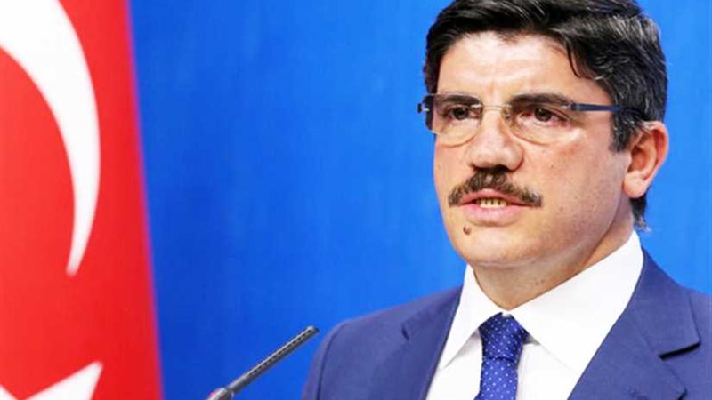 مستشار أردوغان يهاجم