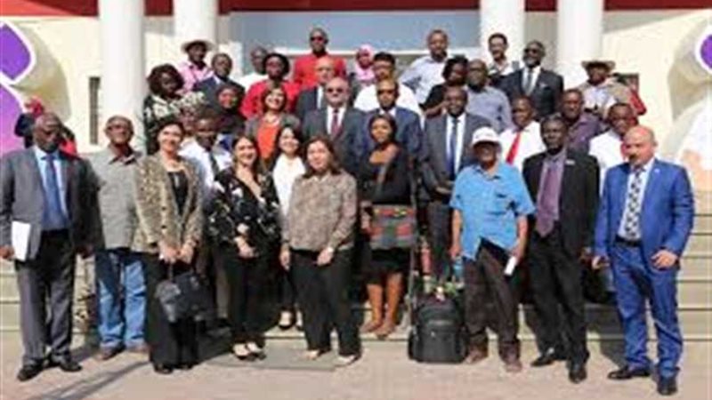 وفد من كبار الإعلاميين