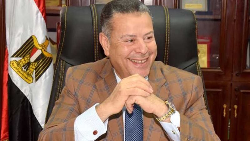 محافظ بني سويف يهنئ