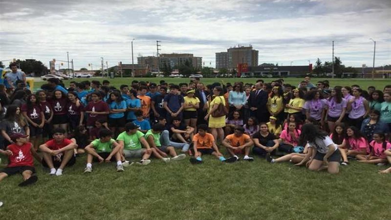 وزيرة الهجرة تطلق