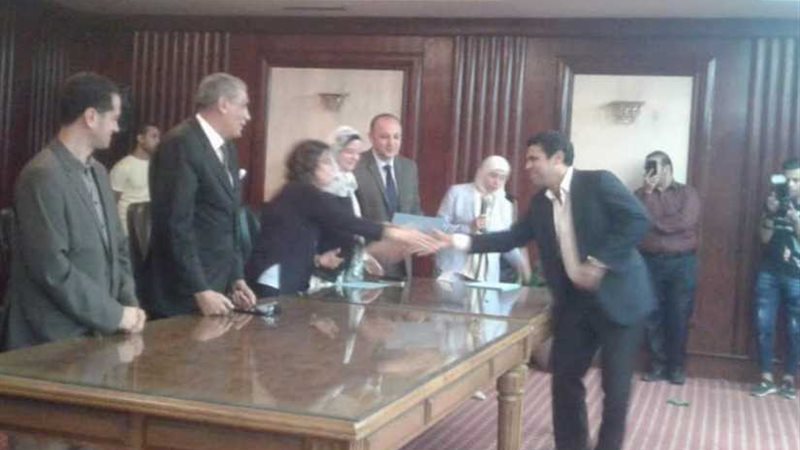 احتفالًا بـ100 مليون