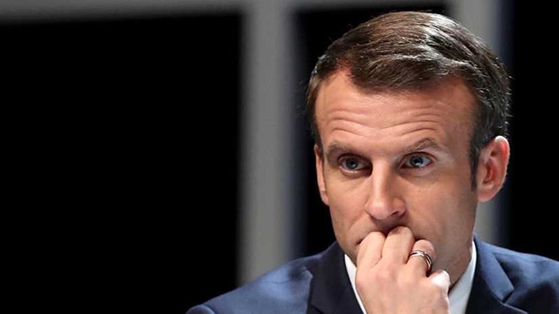 ماكرون ولاين يهنأن