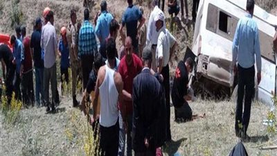 إصابة 25 شخصا إثر انقلاب حافلة سياحية في تركيا